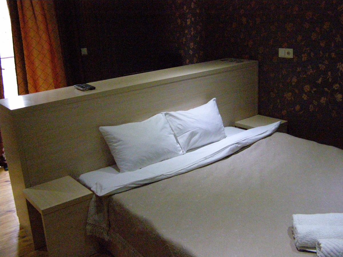 Sadok Hotel Kiev Bagian luar foto
